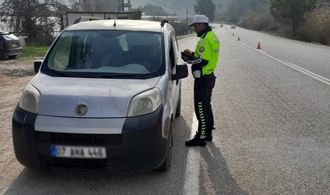 Antalya’da dron destekli trafik denetimi ANTALYA, – ANTALYA’da mevcut trafik düzeni ve güvenliğinin devamının sağlanması,