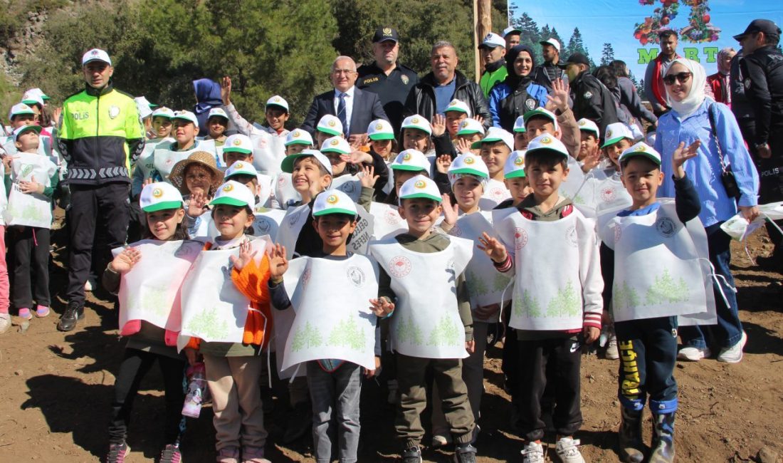 Kumluca’da 700 fidan toprakla buluşturuldu Kumluca ilçesinde 21 Mart Dünya Ormancılık Günü ve Orman Haftası