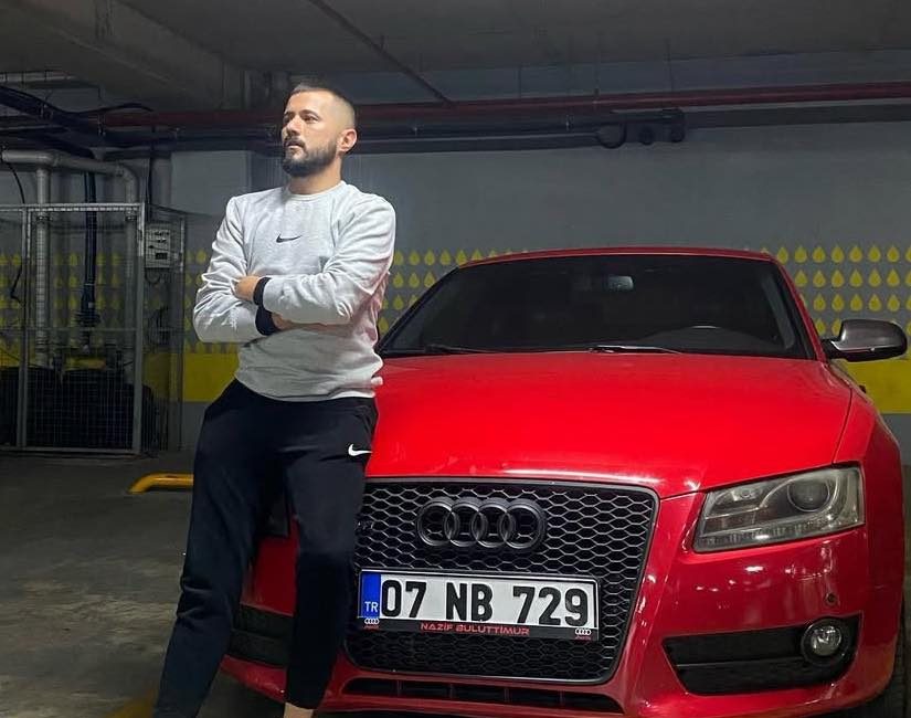 Finike ilçesine bağlı Turunçova Mahallesi’nde 33 yaşındaki Nazif Buluttimur, evinde