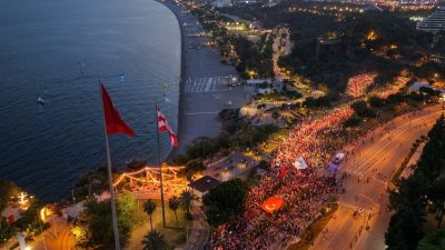 ANTALYA'da, 19 Mayıs Atatürk'ü Anma, Gençlik ve Spor Bayramı, binlerce