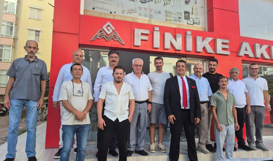 Zafer Partisi Finike İlçe Başkanı Mehmet Candan ve teşkilatının ev