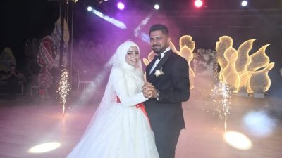 Finike iş dünyasının sevilen isimlerinden Osman Özdemir, Turgut Şahin’in kızı