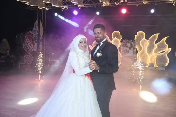 Finike iş dünyasının sevilen isimlerinden Osman Özdemir, Turgut Şahin’in kızı