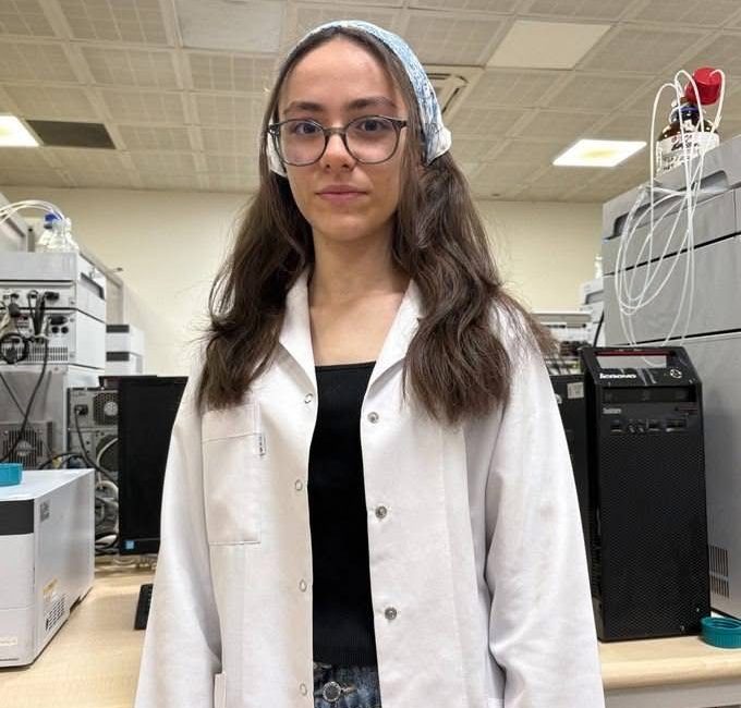 ACIDAN DOĞAN UMUT: LİSELİDEN KANSERE KARŞI YAPAY ZEKÂ HAMLESİ Annesini kanserden kaybeden genç, geliştirdiği ONCOMathRIX sistemiyle erken teşhiste %97